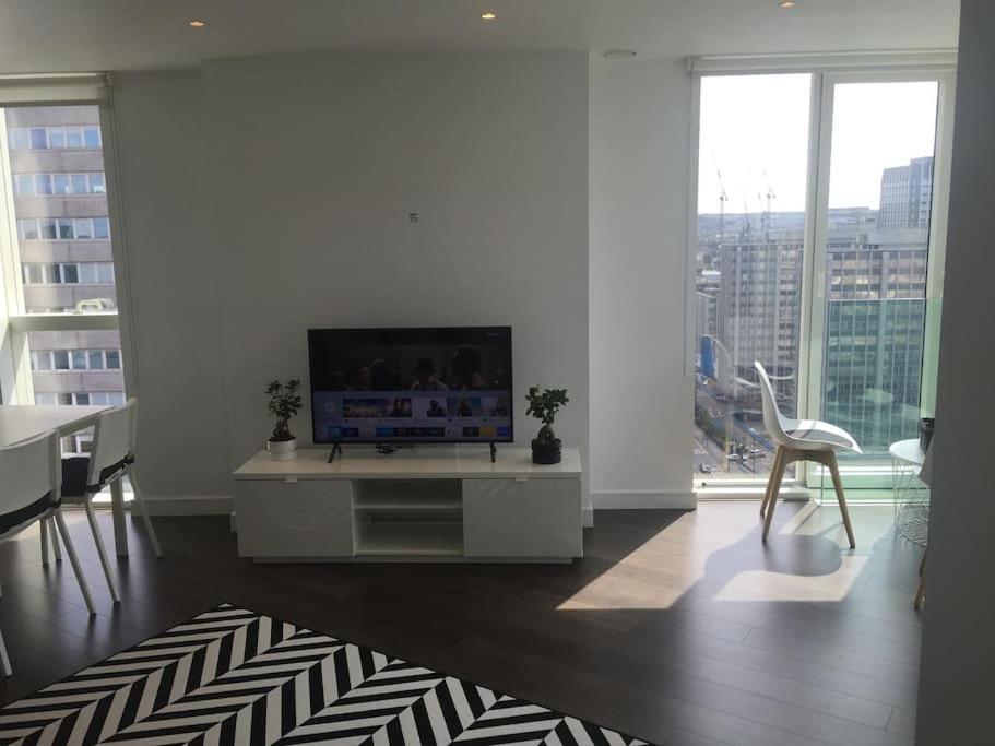 Grand Serviced Apartment***** Croydon Exterior photo