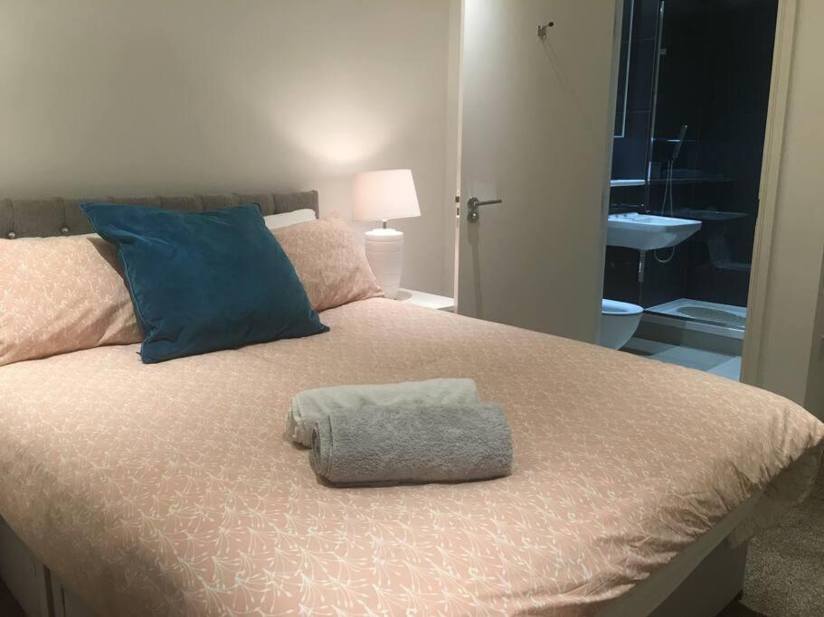 Grand Serviced Apartment***** Croydon Exterior photo